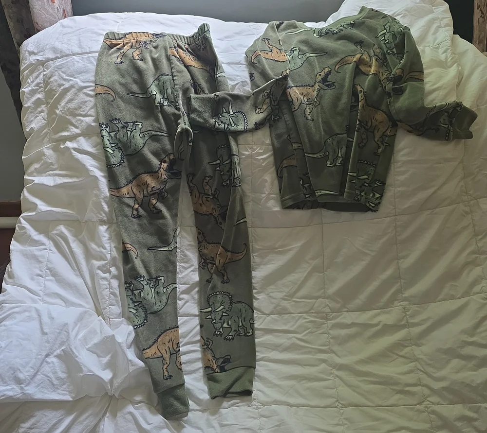 Boys Carter Pjs Size 7